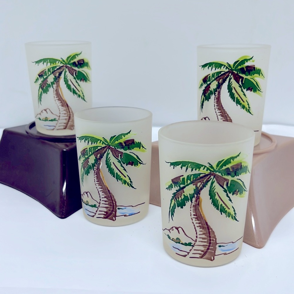 Set of 4 Vintage Frosted Anchor Hocking Glasses with Palm Trees